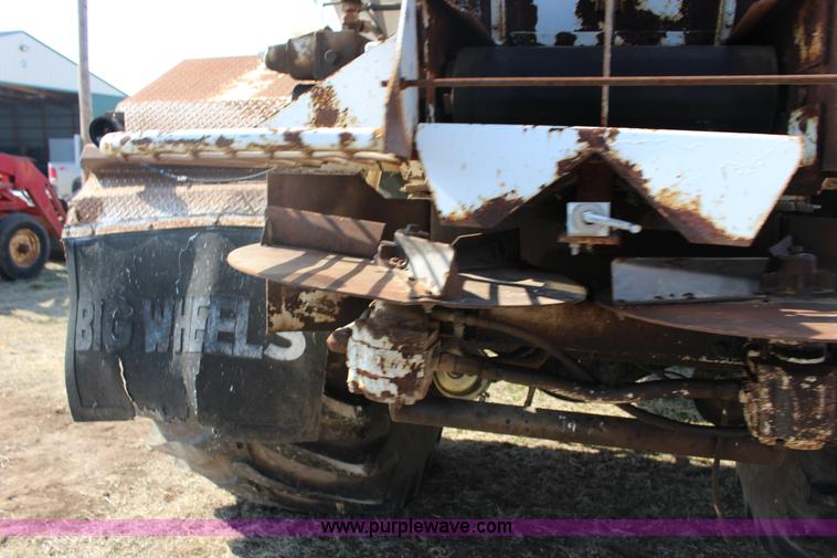 image for item L6613 1978 GMC 7500 Big Wheels applicator