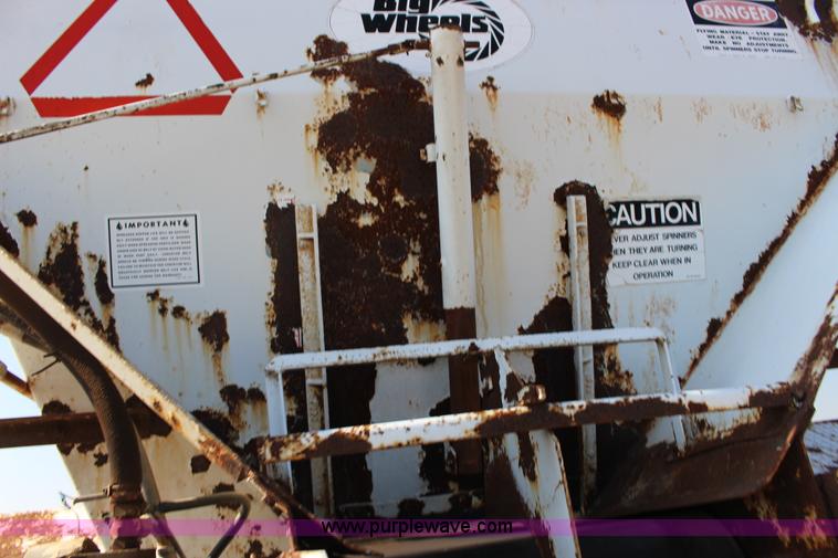 image for item L6613 1978 GMC 7500 Big Wheels applicator