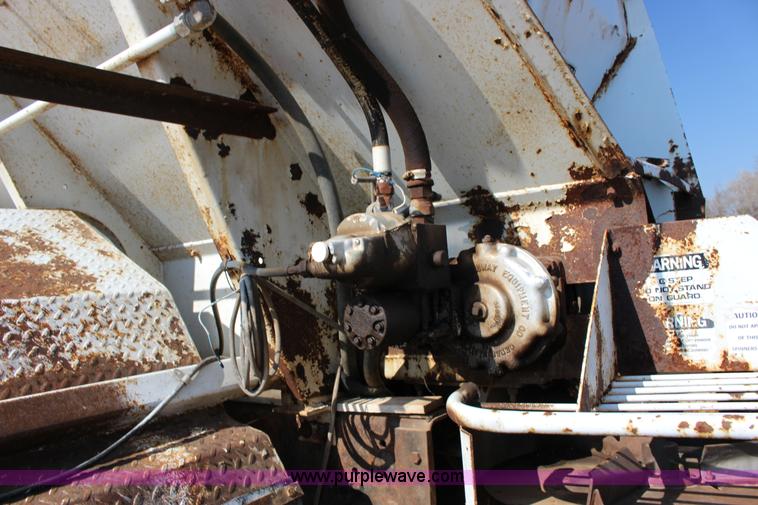 image for item L6613 1978 GMC 7500 Big Wheels applicator