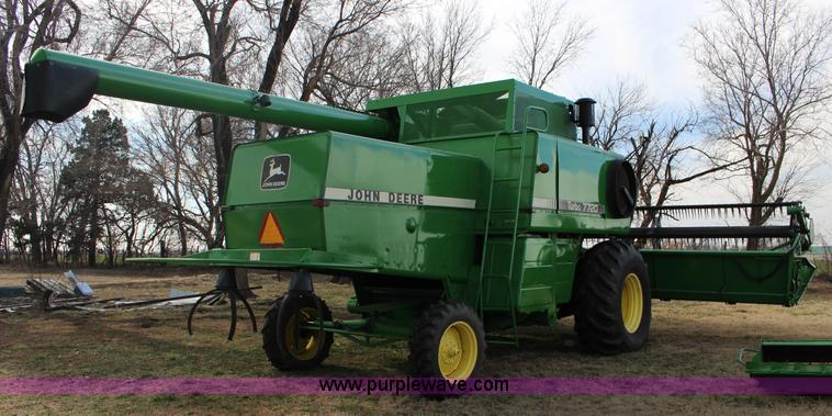 image for item L6620 1980 John Deere 7720 Turbo combine