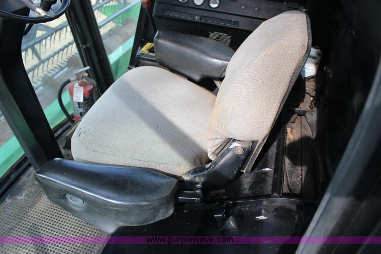 image for item L6620 1980 John Deere 7720 Turbo combine