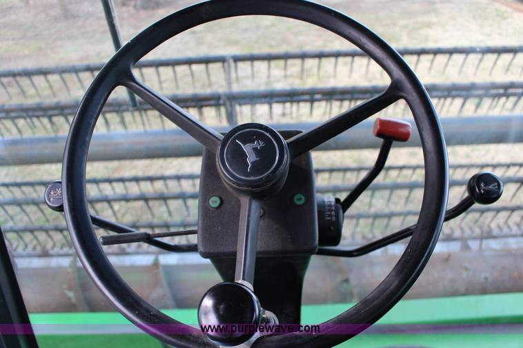 image for item L6620 1980 John Deere 7720 Turbo combine