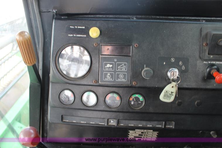 image for item L6620 1980 John Deere 7720 Turbo combine