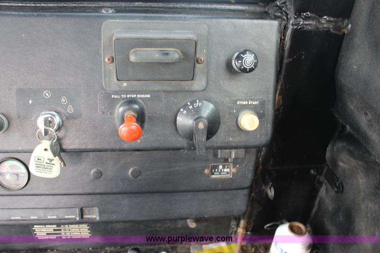 image for item L6620 1980 John Deere 7720 Turbo combine