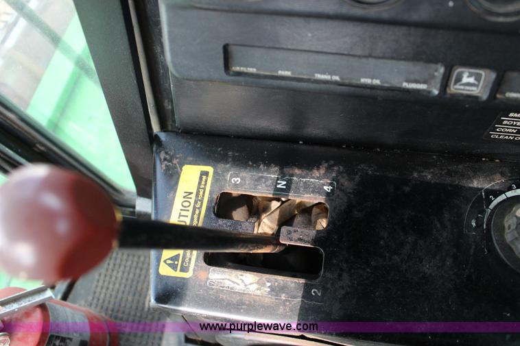 image for item L6620 1980 John Deere 7720 Turbo combine