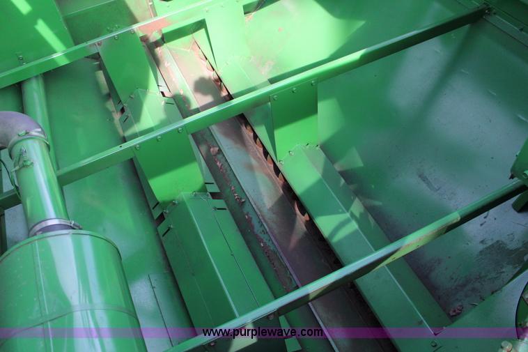 image for item L6620 1980 John Deere 7720 Turbo combine