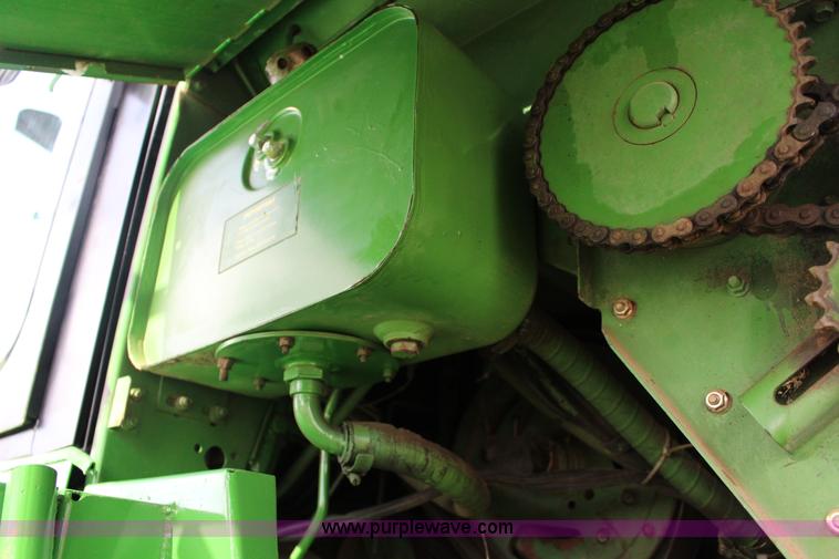 image for item L6620 1980 John Deere 7720 Turbo combine