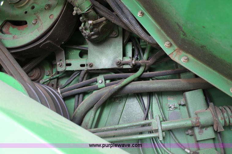 image for item L6620 1980 John Deere 7720 Turbo combine