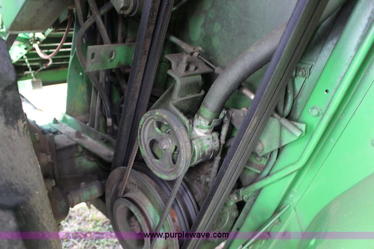 image for item L6620 1980 John Deere 7720 Turbo combine