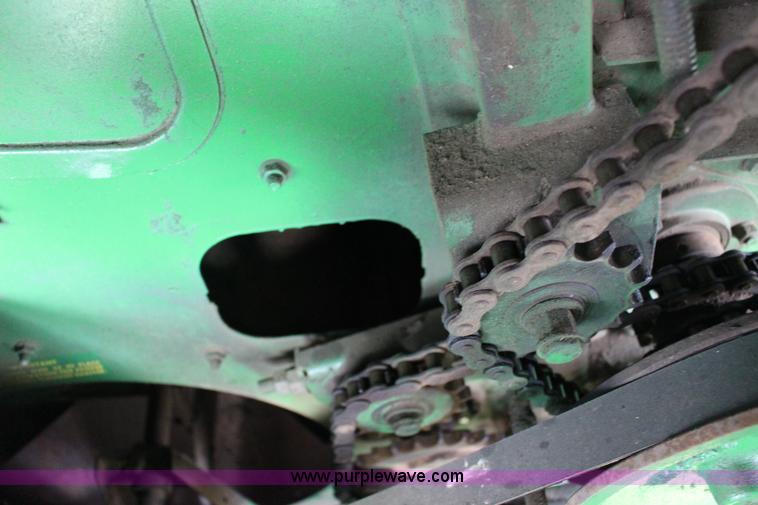 image for item L6620 1980 John Deere 7720 Turbo combine