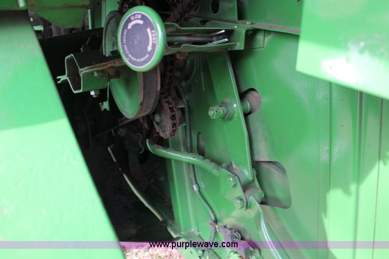 image for item L6620 1980 John Deere 7720 Turbo combine