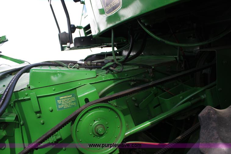 image for item L6620 1980 John Deere 7720 Turbo combine