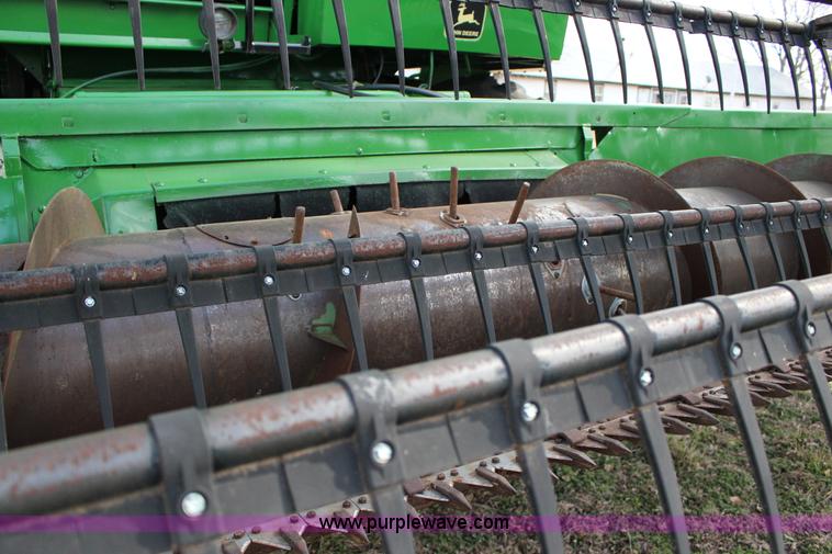 image for item L6620 1980 John Deere 7720 Turbo combine