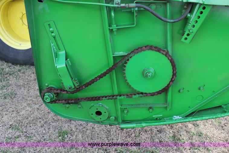 image for item L6620 1980 John Deere 7720 Turbo combine