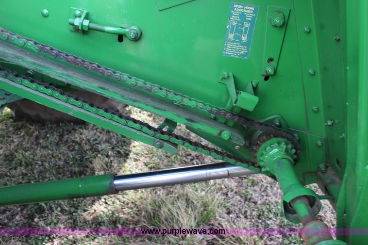 image for item L6620 1980 John Deere 7720 Turbo combine