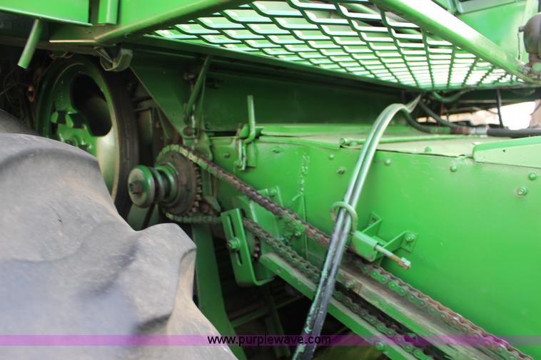 image for item L6620 1980 John Deere 7720 Turbo combine