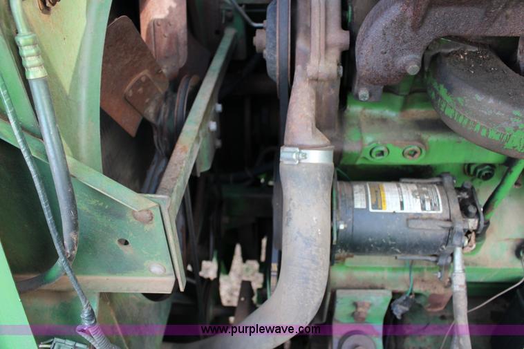 image for item L6620 1980 John Deere 7720 Turbo combine