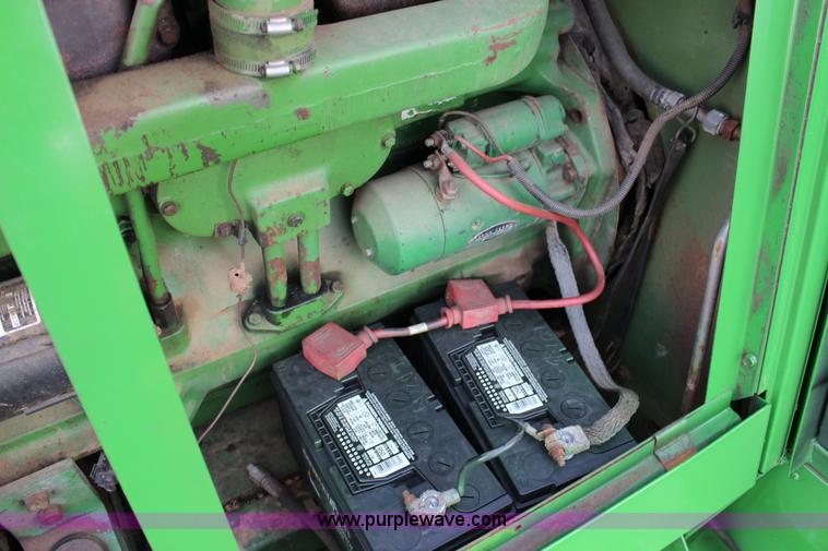 image for item L6620 1980 John Deere 7720 Turbo combine