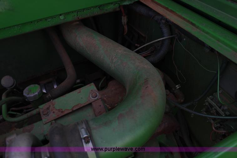 image for item L6620 1980 John Deere 7720 Turbo combine