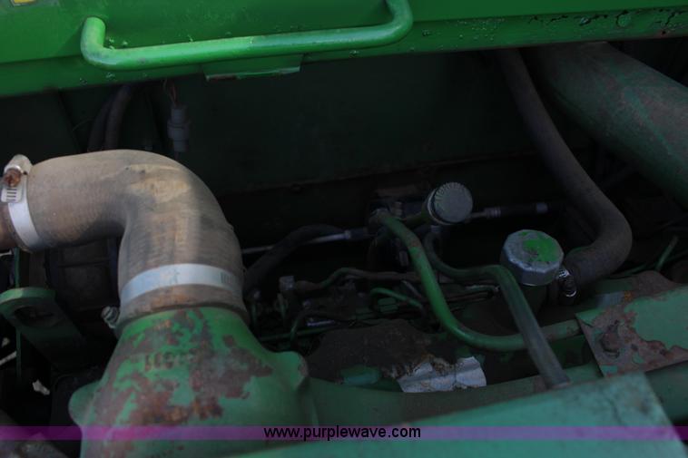 image for item L6620 1980 John Deere 7720 Turbo combine