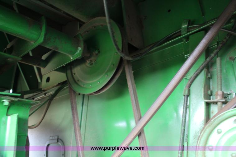 image for item L6620 1980 John Deere 7720 Turbo combine