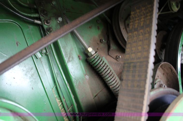 image for item L6620 1980 John Deere 7720 Turbo combine