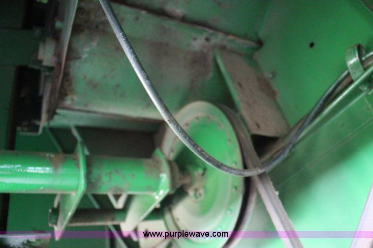 image for item L6620 1980 John Deere 7720 Turbo combine