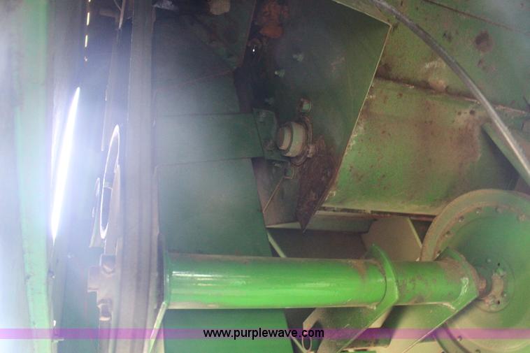 image for item L6620 1980 John Deere 7720 Turbo combine