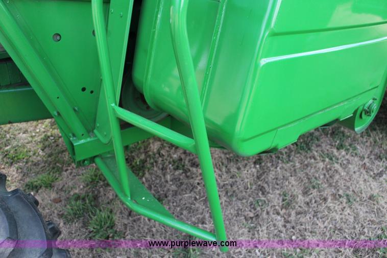 image for item L6620 1980 John Deere 7720 Turbo combine