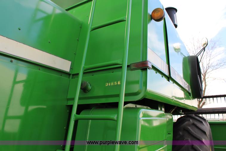 image for item L6620 1980 John Deere 7720 Turbo combine