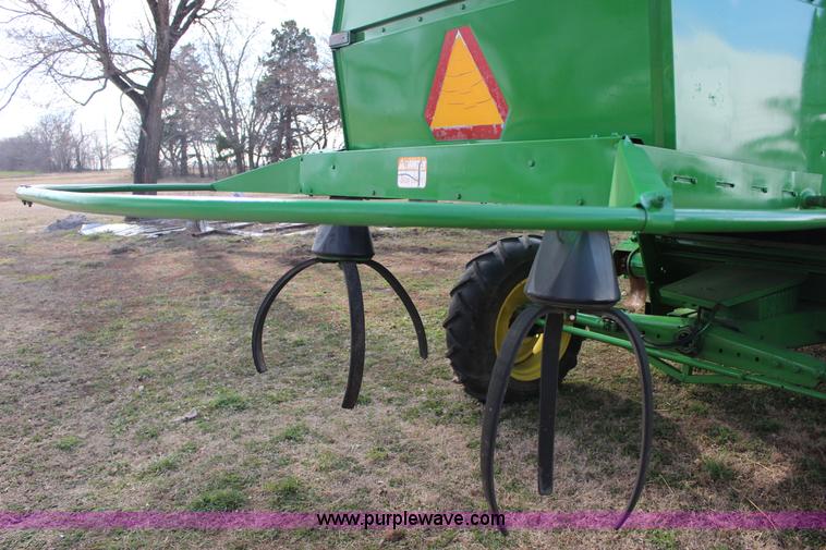 image for item L6620 1980 John Deere 7720 Turbo combine