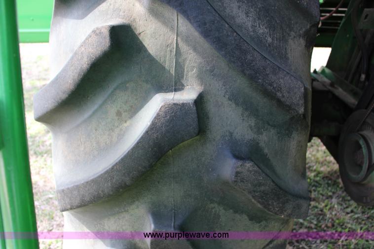 image for item L6620 1980 John Deere 7720 Turbo combine