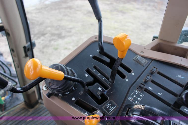 image for item L6635 2001 John Deere 7710 MFWD tractor