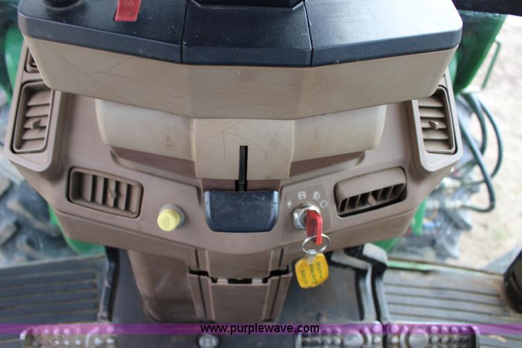 image for item L6635 2001 John Deere 7710 MFWD tractor