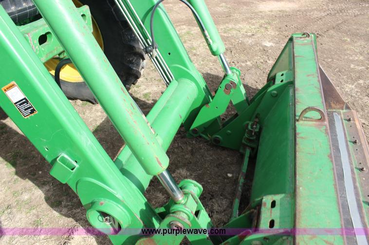 image for item L6635 2001 John Deere 7710 MFWD tractor