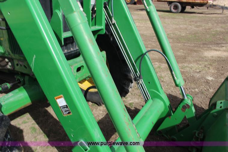 image for item L6635 2001 John Deere 7710 MFWD tractor