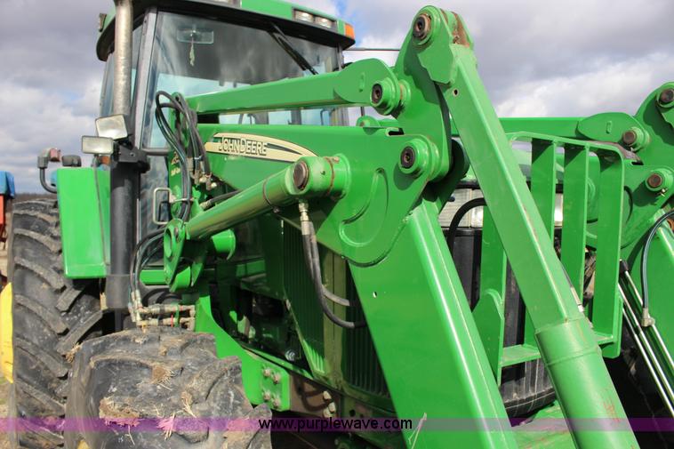 image for item L6635 2001 John Deere 7710 MFWD tractor