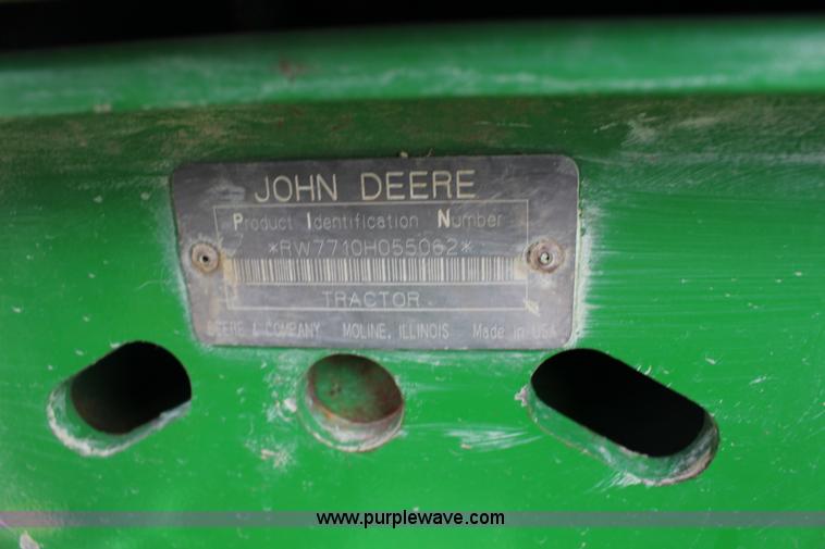 image for item L6635 2001 John Deere 7710 MFWD tractor