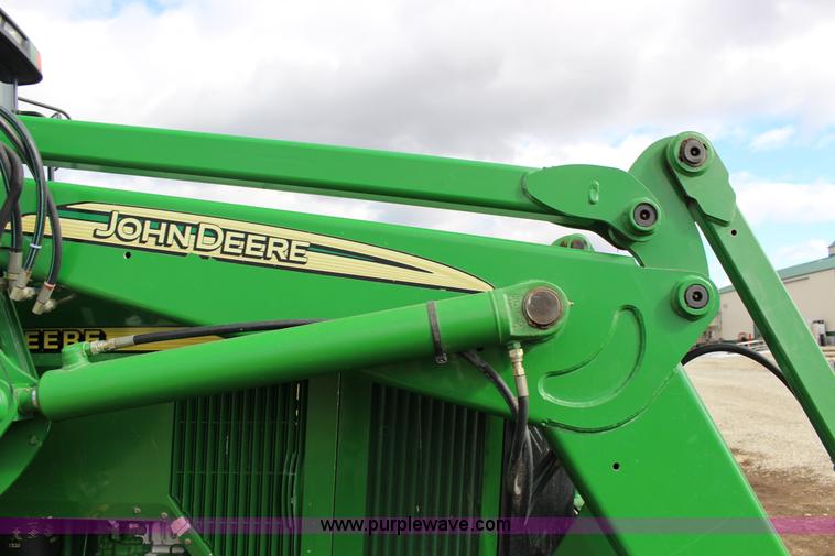 image for item L6635 2001 John Deere 7710 MFWD tractor