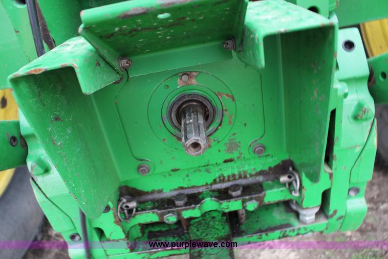 image for item L6635 2001 John Deere 7710 MFWD tractor