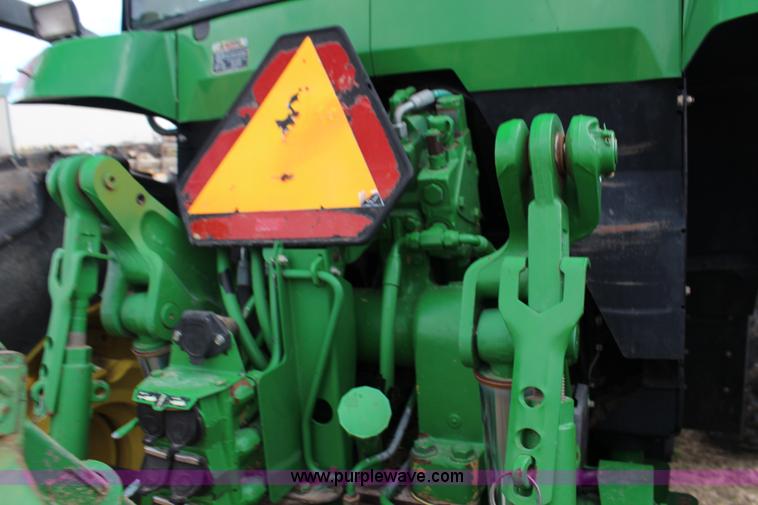 image for item L6635 2001 John Deere 7710 MFWD tractor