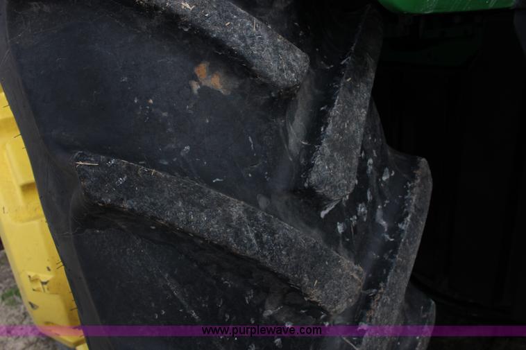 image for item L6635 2001 John Deere 7710 MFWD tractor