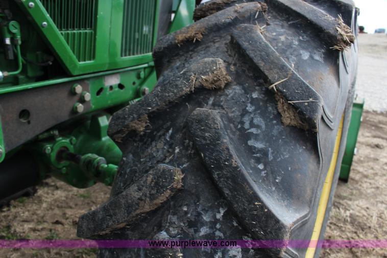 image for item L6635 2001 John Deere 7710 MFWD tractor