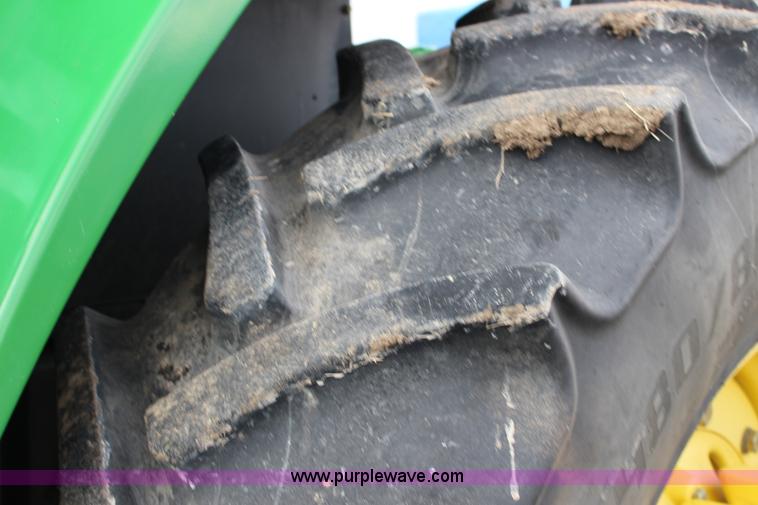 image for item L6635 2001 John Deere 7710 MFWD tractor