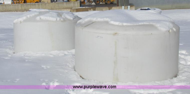 image for item Z9618 (2) water tanks