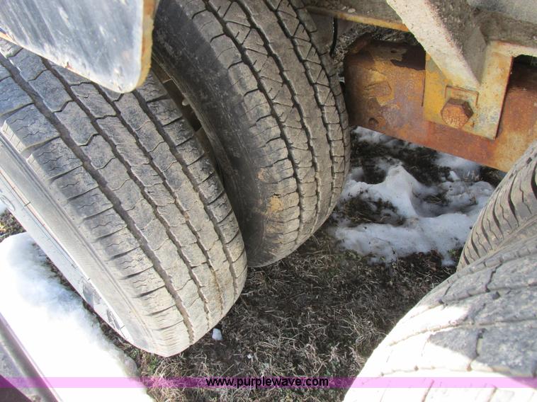 image for item Z9619 2006 Behnke Enterprises ag equipment trailer