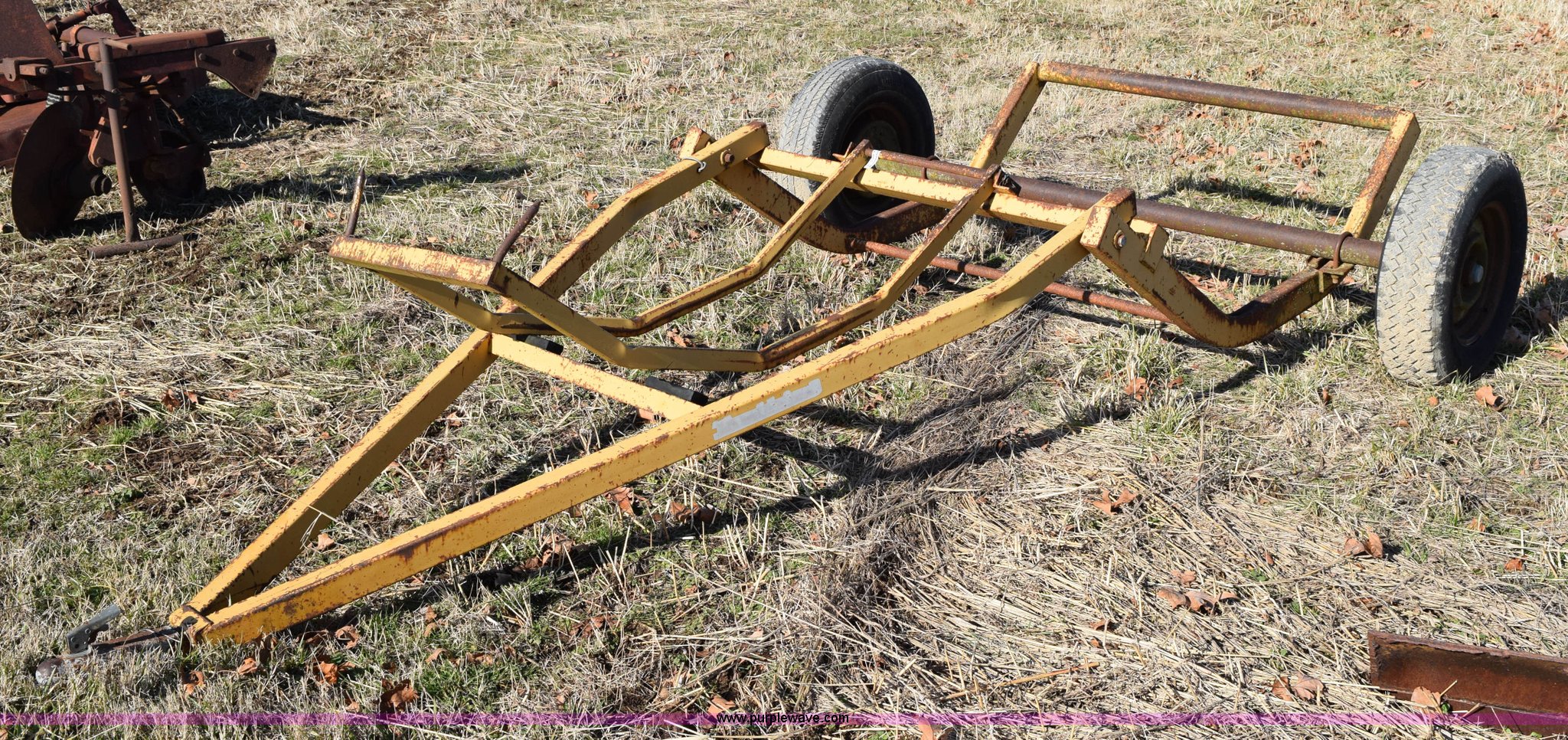 Tumble bug round bale carrier in Riddleton, TN Item BA9959 sold Purple Wave