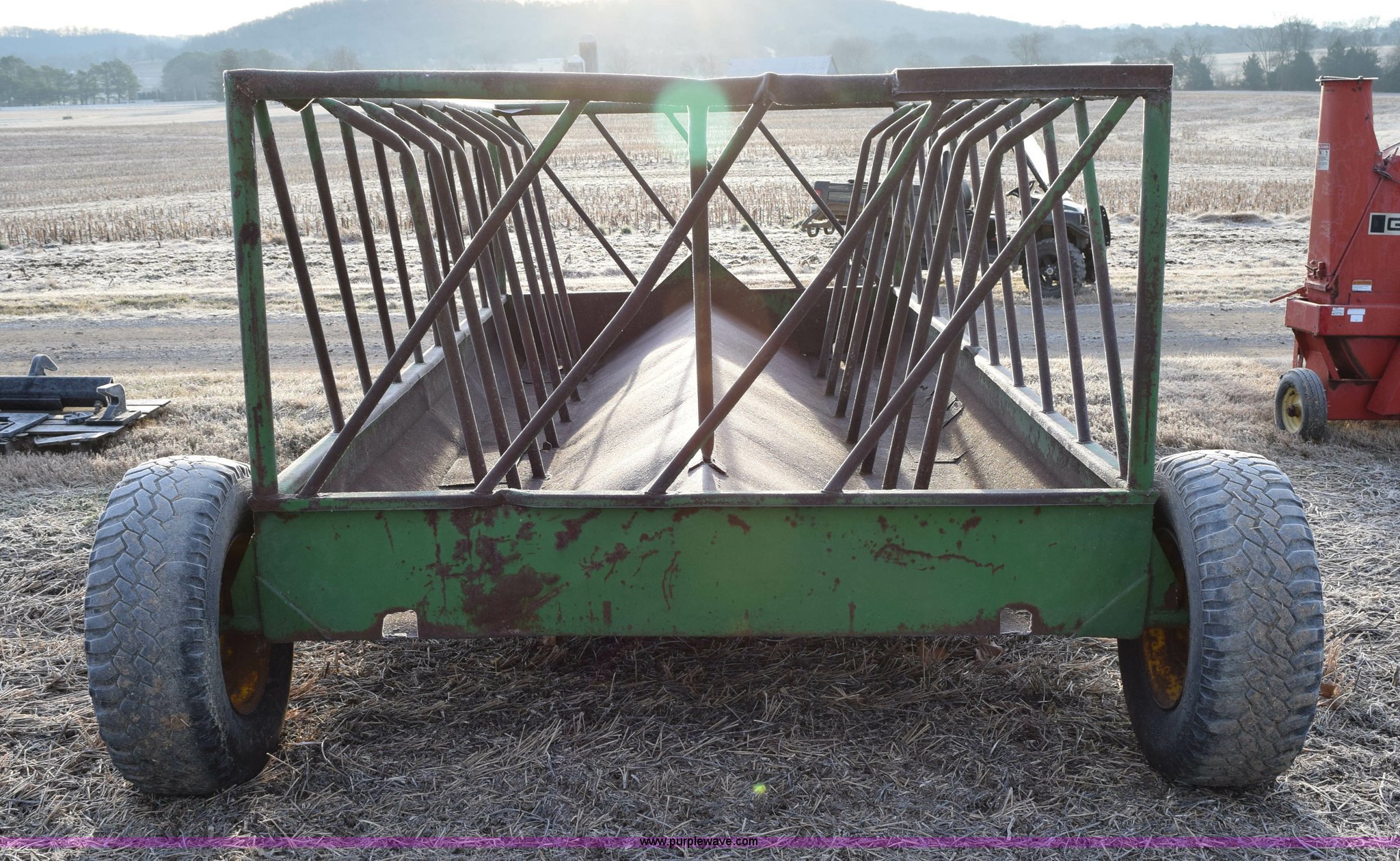 Hay feeder wagon in Riddleton, TN Item I8530 sold Purple Wave