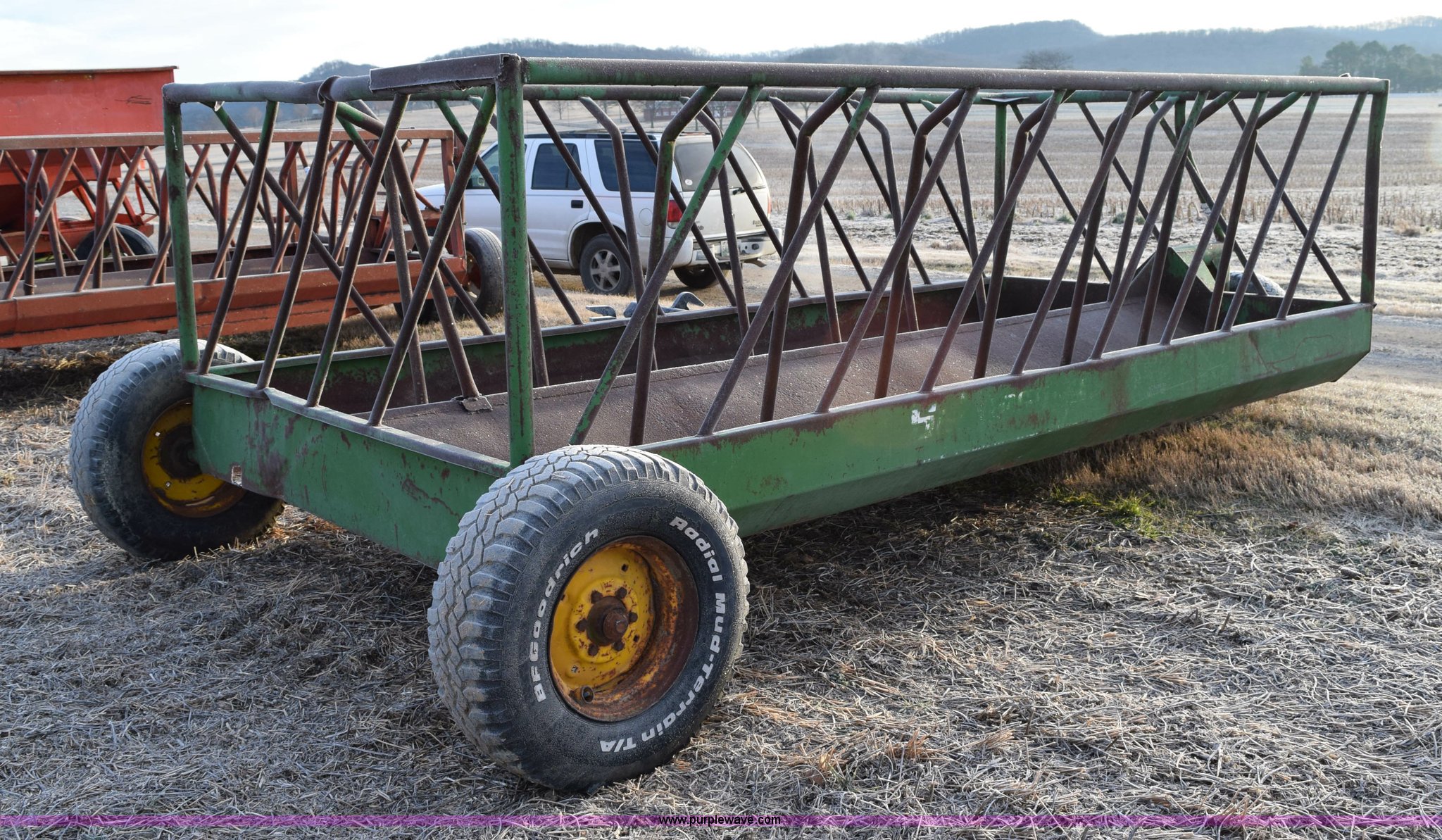 Hay feeder wagon in Riddleton, TN Item I8530 sold Purple Wave