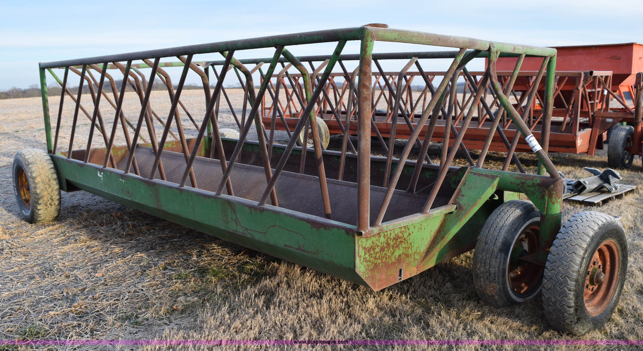 Hay feeder wagon in Riddleton, TN Item I8530 sold Purple Wave